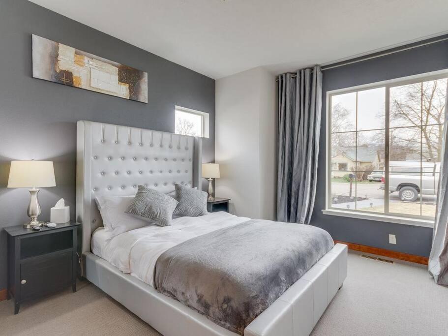 Ferienhaus Brand New Downtown Modern 5 Beds, 3 Full Baths Vermont Avenue, Boise